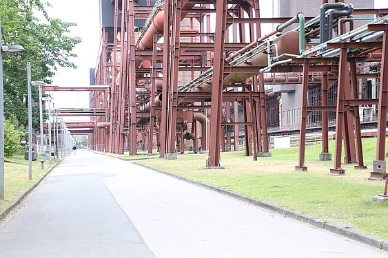 Spaziergang auf der Kokerei Zollverein. ©ruhrtropolis.de